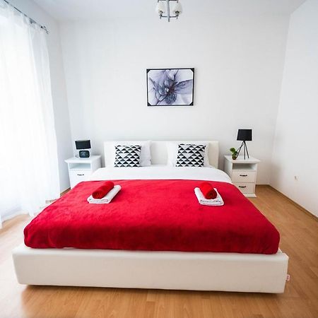 Bright And Modern 1Bdr Apartment In The Center Szarajevó Kültér fotó