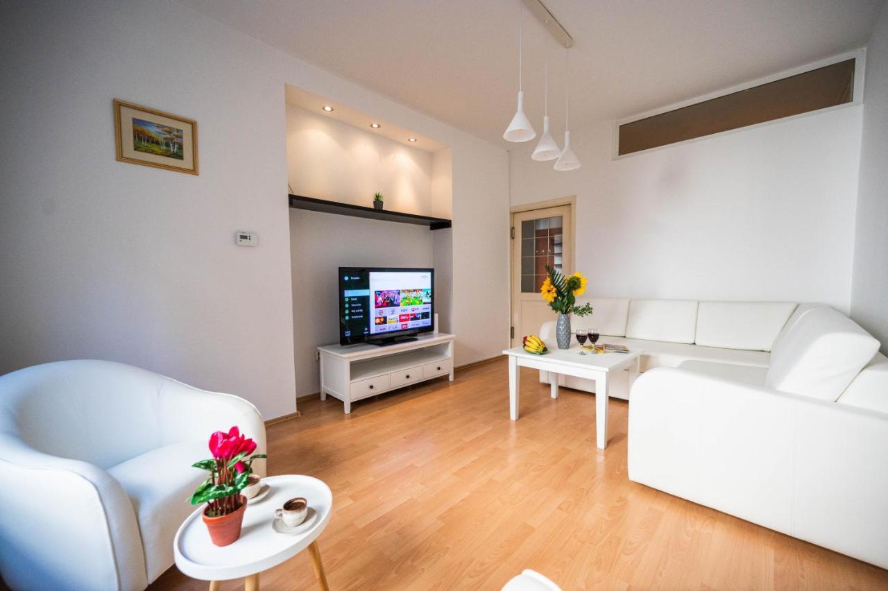 Bright And Modern 1Bdr Apartment In The Center Szarajevó Kültér fotó
