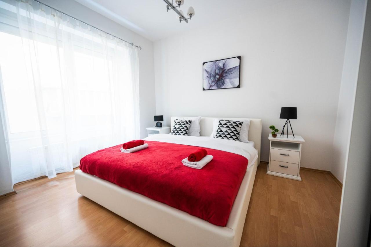 Bright And Modern 1Bdr Apartment In The Center Szarajevó Kültér fotó
