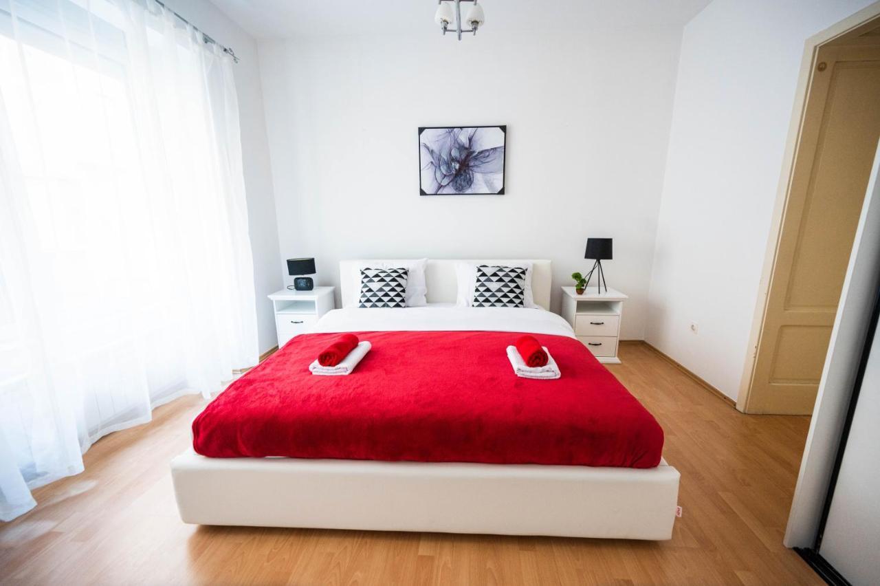 Bright And Modern 1Bdr Apartment In The Center Szarajevó Kültér fotó