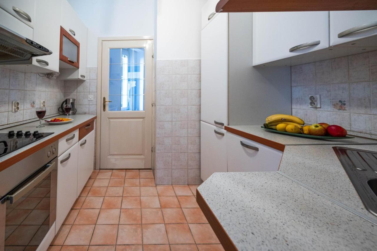 Bright And Modern 1Bdr Apartment In The Center Szarajevó Kültér fotó