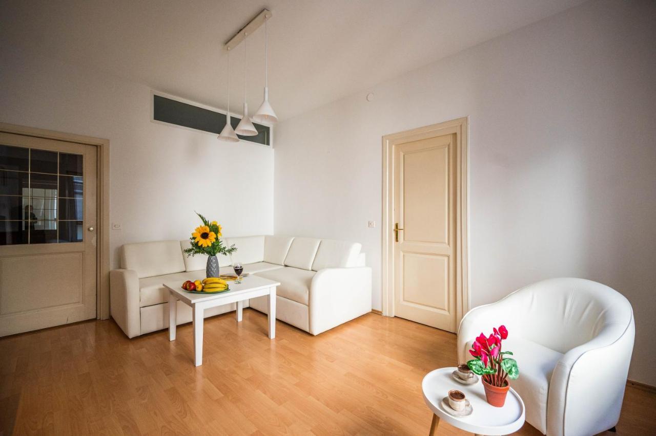Bright And Modern 1Bdr Apartment In The Center Szarajevó Kültér fotó